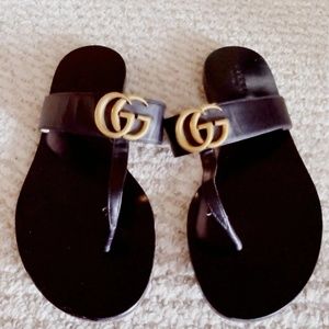 Gucci Leather Thong Sandals